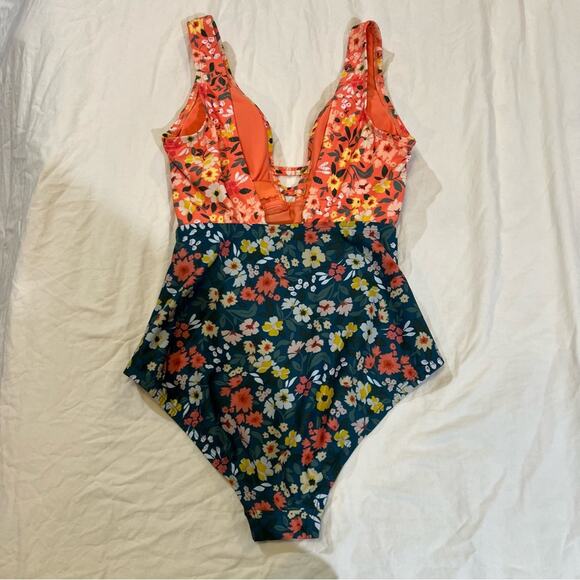 Palisades Beach Club NWT Floral Print One Piece Swimsuit sz S - Picture 13 of 14